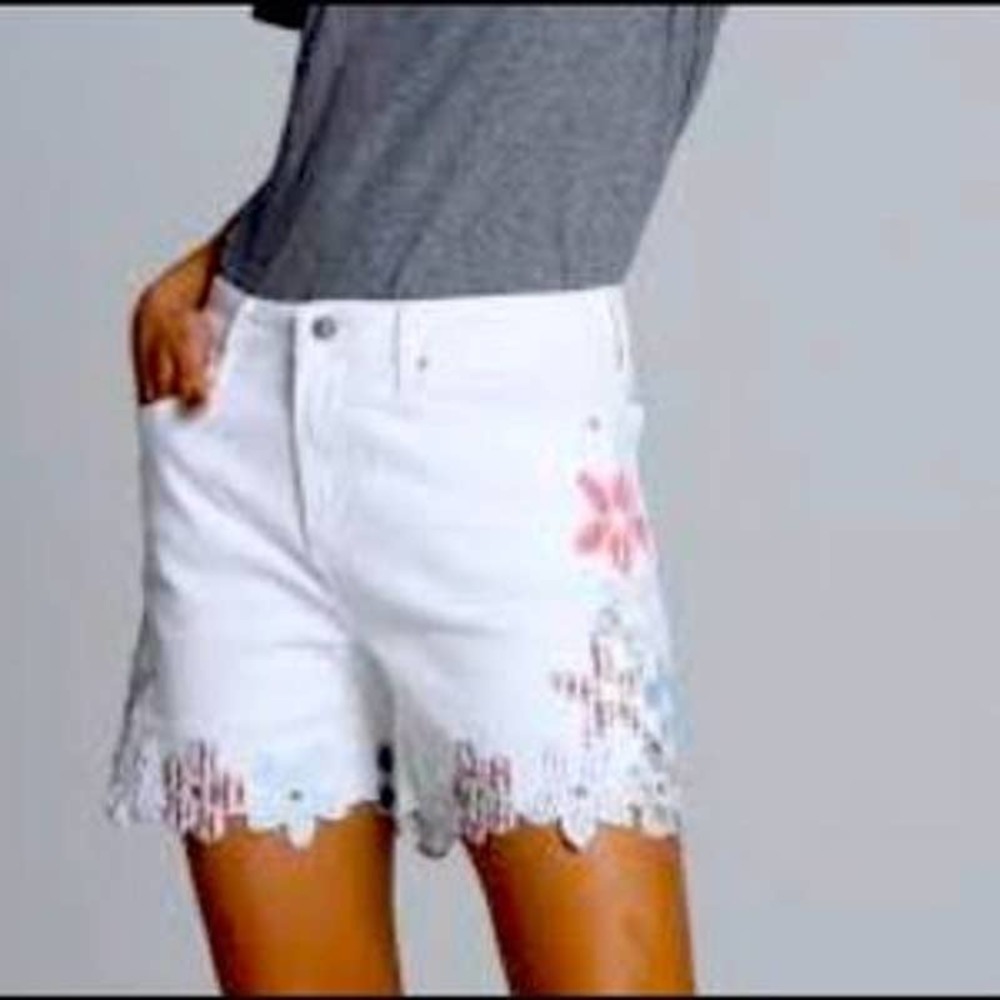 Free People Driftwood Lulu Floral White Shorts 27 NWT